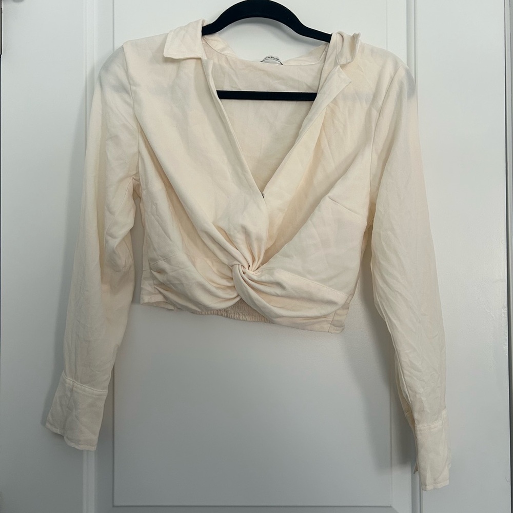 Abercrombie Cream Twist Front Cropped Collar Blouse